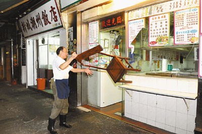 香港“明星茶餐厅”被砸毁 明星艺人多为座上客