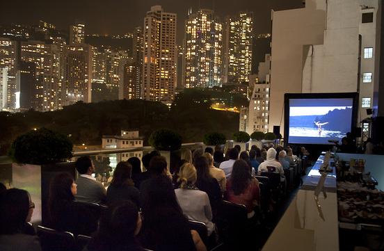 你去过浪漫的香港屋顶电影院吗？