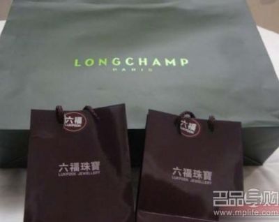 香港购物收皮革LONGCHAMP六福金饰