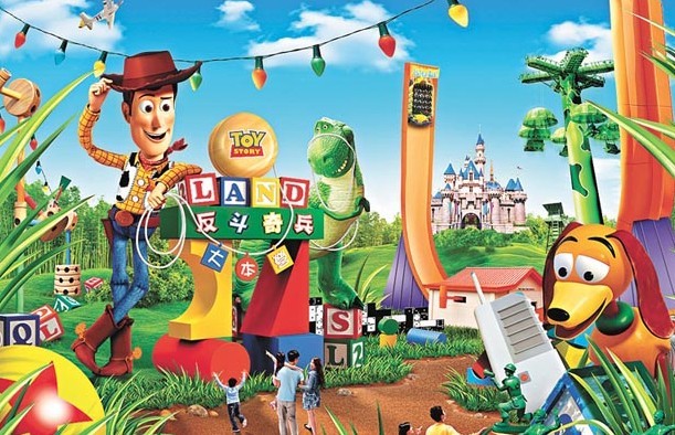 香港迪士尼精彩不断 一年内两园区落成
