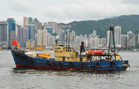航速减慢 香港保钓船最快15日傍晚抵钓鱼岛水域