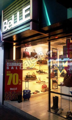 香港百丽鞋款3折促销