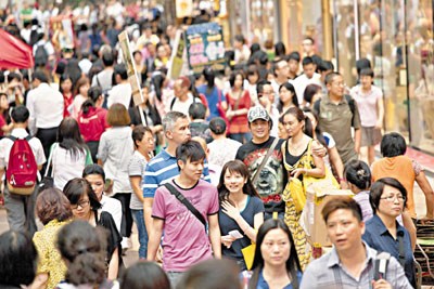 香港80后疯狂刷信用卡 “卡王”坐拥高达30张卡 