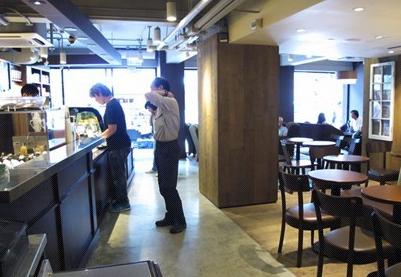 香港一星巴克店员两年偷48万 判囚18个月