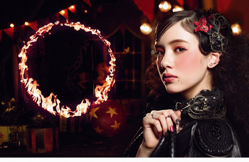 香港购物：恋爱魔镜邀你进入恋爱驯兽师的世界