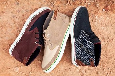 香港购物：LACOSTE 秋冬麂皮帆布拼接沙漠靴