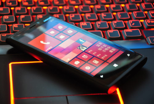 传诺基亚Lumia 920行货版定价低至4388元