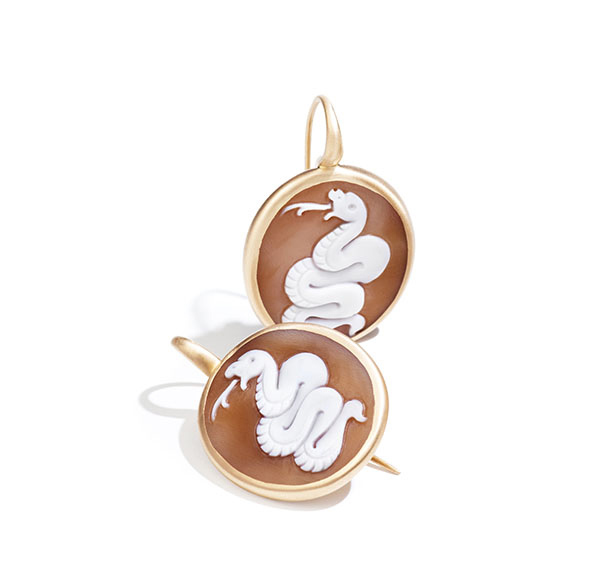 宝曼兰朵浮雕珠宝献礼中国蛇年 雕琢灵动蛇像