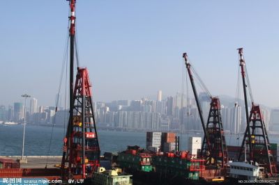 香港旅游大巴司机醉驾撞车 乘客恍如生死时速