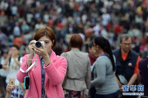 澳门春节长假现人潮(组图)