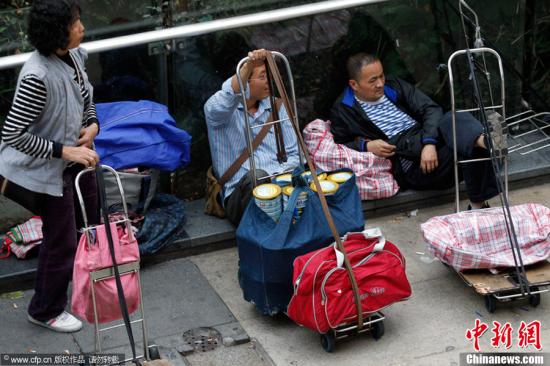 香港官员：不得已才限购奶粉只为保障香港供应