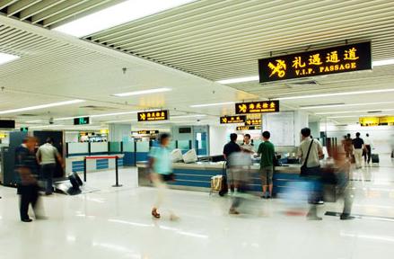 内地居民10年港澳自由行：为港人贡献3成薪酬