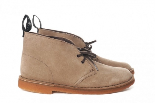 香港时尚导购：门当户对 WTAPS联手Clarks推出沙漠靴