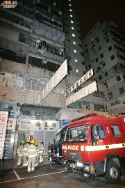 香港一茶餐厅失火 逾百名住客睡梦中惊慌逃生