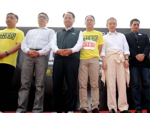 梁振英：血浓于水同胞互助 港救援队随时候命救灾