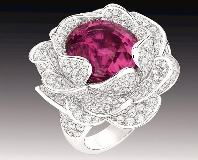 香港时尚新品：香奈儿全新Jardin de Camélias顶级珠宝