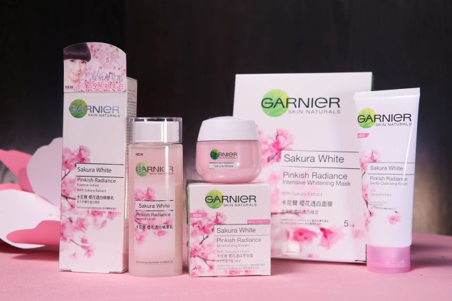 香港购物报价：GARNIER（卡尼尔）全新Sakura White樱花透白精华系列