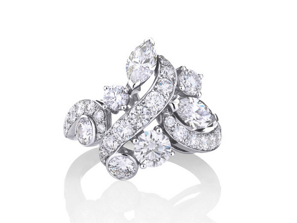 香港购物新品：De Beers 推出全新「Adonis Rose」系列珠宝