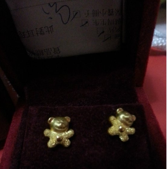 香港金价暴跌 4月16日抄底入手的金饰品