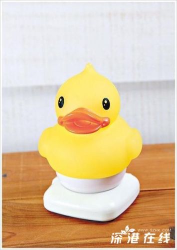 香港巨型橡皮鸭周边产品香港热卖