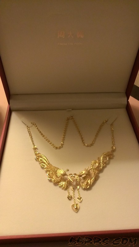 暴走香港，赶上金价暴跌狂扫货