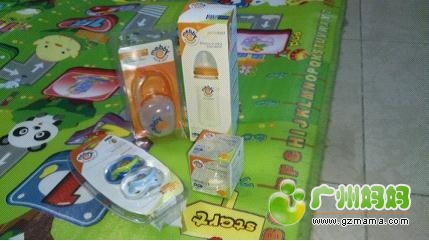 香港归来小晒宝宝的mebby新装备安抚奶嘴、奶嘴储存器等