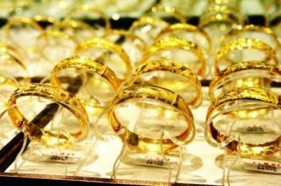 金价一跌再跌 “内地大妈”到香港抢金潮不复见