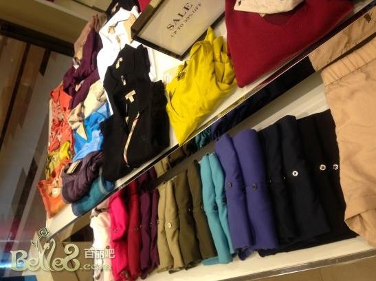 香港败得不到900元的BURBERRY POLO衫