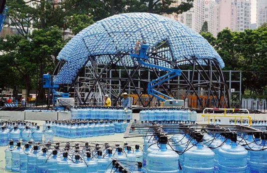 组图：香港举办大型彩灯会与市民共贺中秋