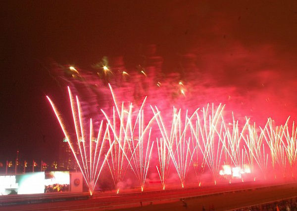 2013香港国际赛事沙田马场12月8号举办 获奖烟花放映