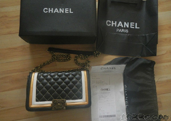 香港血拼：Chanel、Miumiu、Prada、周大福、Lv围巾