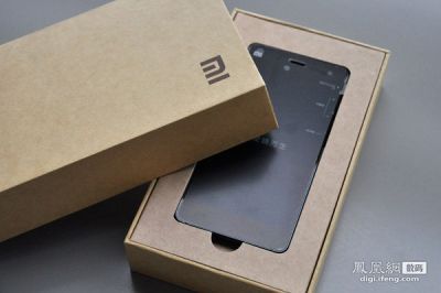 小米手机4评测：手感值得称赞 性能依旧发烧