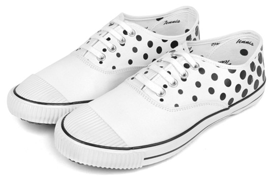 香港购物：COMME des GARÇONS x BATA合作推出联乘网球鞋款