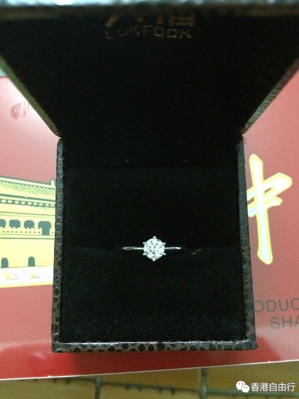 香港晒货：小夫妻穷游 收获六福闪闪+周大福手链+少量护肤品、药品、香烟等