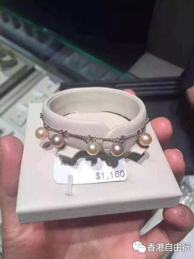 实拍香港周生生新款珍珠手链报价