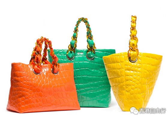 香港购物新品：炫酷的动物纹 Miu Miu推出MIU MIU SAUVAGE手袋系列