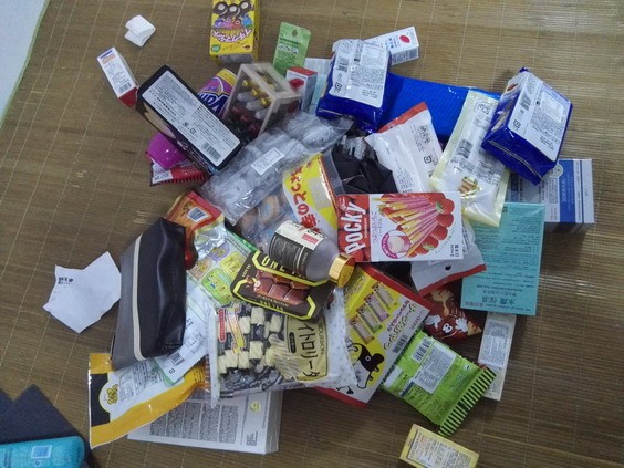 8月7日香港上水广场扫森田面膜、EL、零食物语、兰芝、IPHONE 6、紫草膏、血净