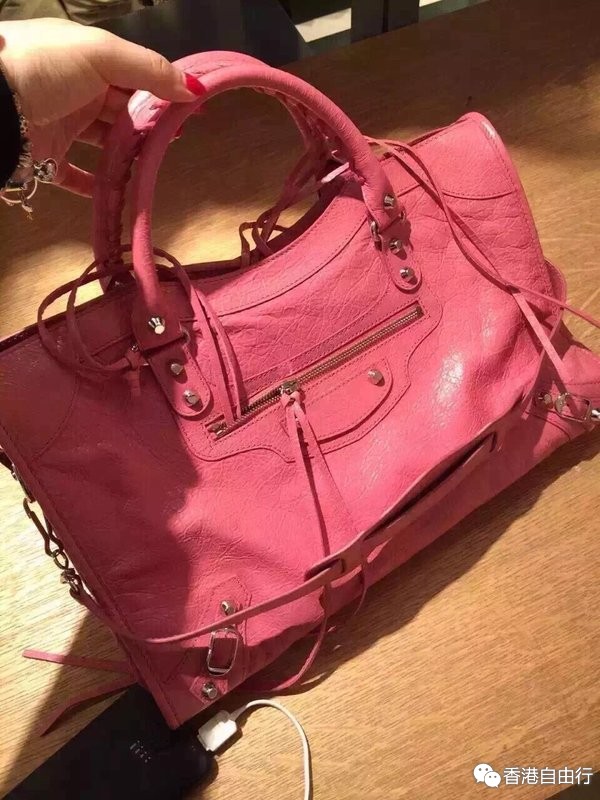 香港晒货：HK扫货大牌包包买不停（巴黎世家、fendi背包、CHIARA FERRAGNI、BVLGARI）
