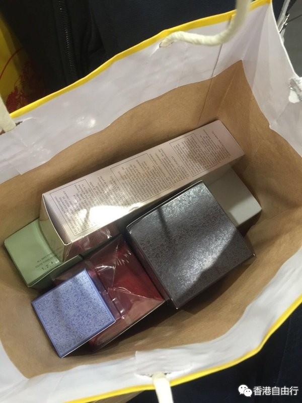 香港晒货：年前HK扫货 雅诗兰黛、倩碧、免税烟、80分钻戒