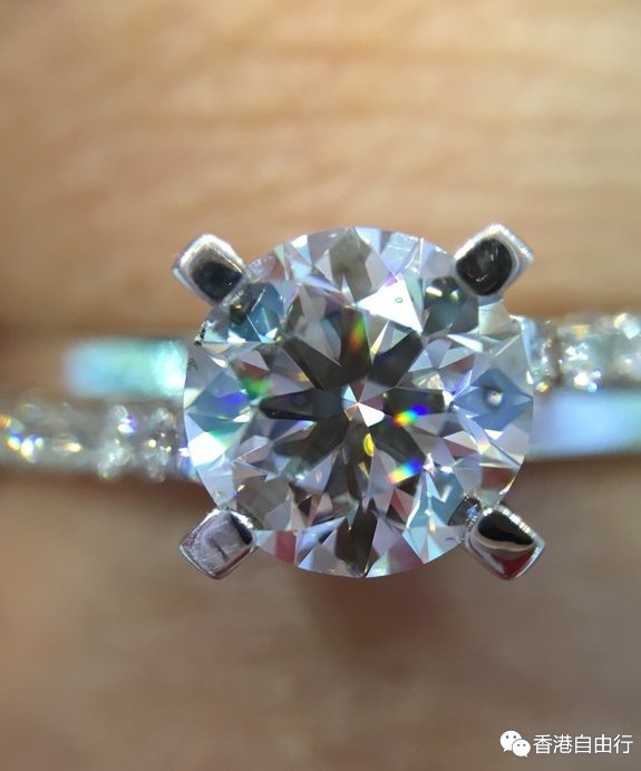 香港晒货：HK暴走三天买婚品回来。真的是累爆了（BLUE家闪闪、周生生对戒黄金、婚鞋、婚包）