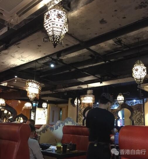 香港美食推介：尖沙咀沙嗲王（白咖喱香茅猪扒饭、沙嗲牛肉粉丝、避风塘软壳蟹、溏心蛋）