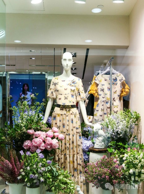 香港时尚：柔中带刚！Blumarine全新2016春夏系列