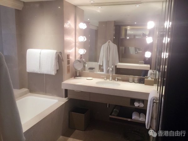 香港自由行攻略：HK庆生之旅（DIOR包包、YSL包包、IPHONE6、GUCCI腰带、TIFFANY）