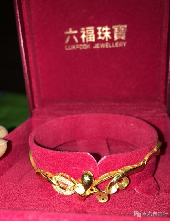香港晒货：HK入手六福黄金手镯，还有分享Tiffany钻戒最新HK报价~60分到1克拉