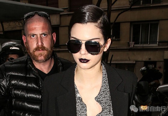 香港时尚：Dior Split 双色墨镜的革命设计横扫时尚圈