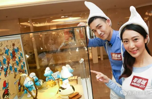 蓝精灵漫画创意模型展 香港微型艺术大师展现蓝精灵1:1漫画场境