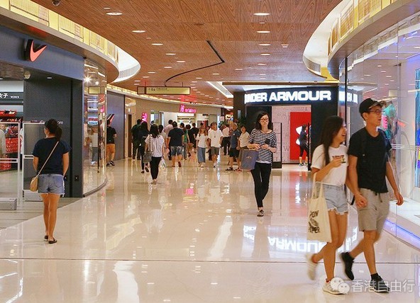 香港打折：港岛杏花新城最新运动区outlet 实拍Nike、Ipanema、CONVERSE、New Balance多款折扣产品