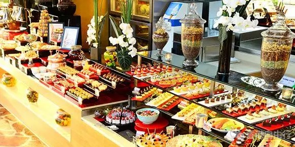 香港美食推介：同行即可免费！3大酒店自助餐限时优惠