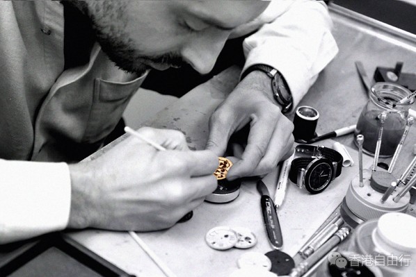 香港购物：瑞士夏利豪CHARRIOL ALEXANDRE C ART EDITION 腕表系列