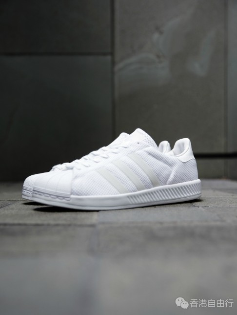 香港时尚：黑白配！adidas全新春夏男女装系列鞋款